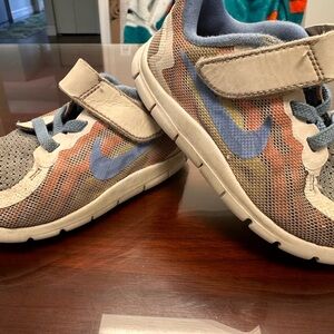 🌿10/$10🌿Nike Kids' Multicolor Sneakers with Blue Swoosh